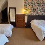 Chateau De La Motte - D'hotes Et Gasthof Louchy-Montfand