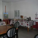 Gasthof Chateau De La Motte - D'hotes Et Louchy-Montfand