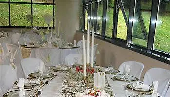 Chateau De La Motte - D'hotes Et * Louchy-Montfand