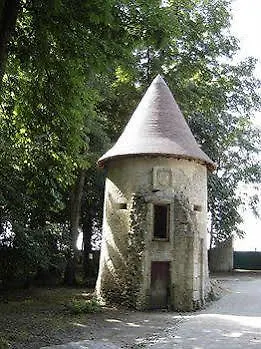 Guest house Chateau De La Motte - D'hotes Et Louchy-Montfand